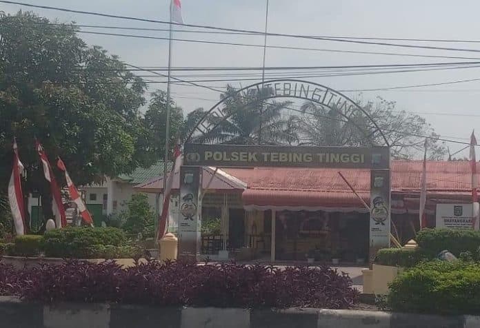 dua_tahanan_kabur_dari_sel_kapolsek_tebing_tinggi_irit_bicara