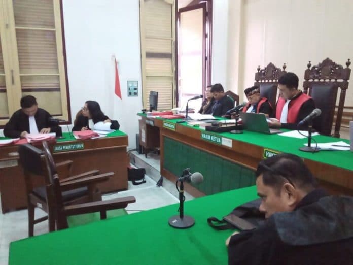 dua_terdakwa_pencurian_arus_listrik_di_medan_diperberat_jadi_7_tahun_penjara