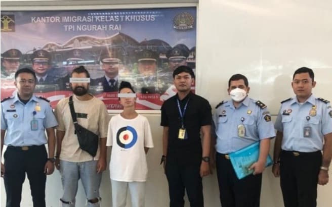 dua_wna_rusia_dideportasi_langgar_etika_di_pura