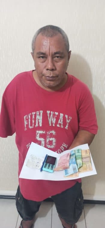 duduk_duduk_di_warkop_penjudi_sidney_ditangkap