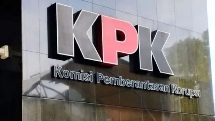 dugaan_korupsi_kpk_cegah_sekjen_dpr_ri_dan_6_lainnya_ke_luar_negeri