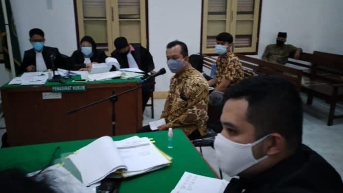 dugaan_korupsi_pbb_sekda_labura_akui_terima_insentif_5_persen