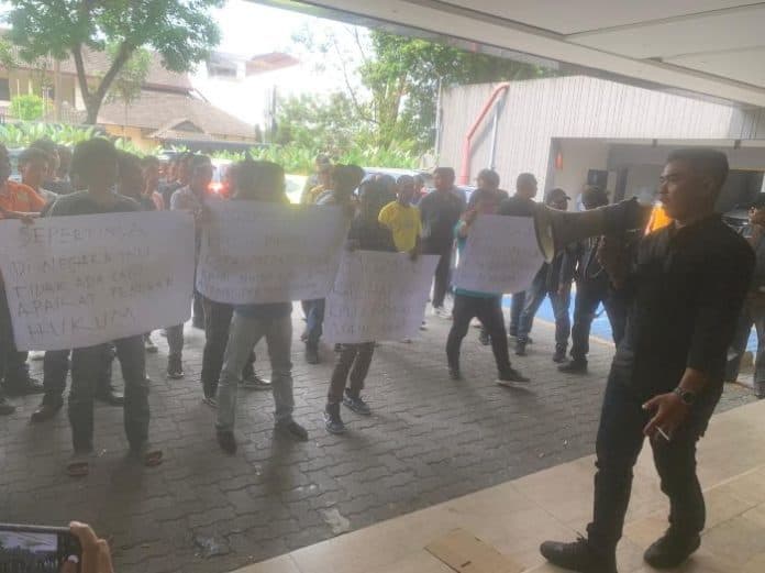 dugaan_penggelembungan_suara_terkesan_dibiarkan_kpu_medan_massa_aripsu_desak_kpu_sumut_atensi_serius