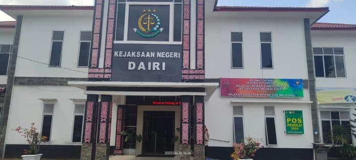 dugaan_penyelewengan_pupuk_bersubsidi_ta_2022_kejari_dairi_periksa_23_kios_pengecer_se_kecamatan_sumbul