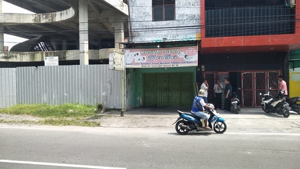 dugaan_terjadi_pembunuhan_kusuk_lulur_jalan_amir_hamzah_medan_ditutup