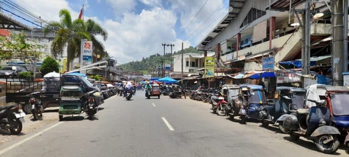 duh_di_padangsidimpuan_trotoar_jadi_lahan_parkir