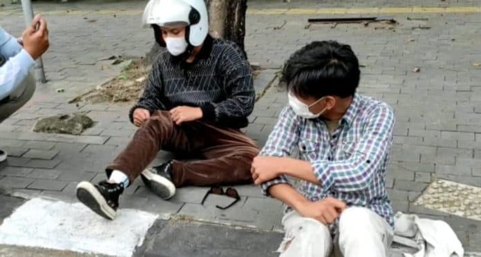 duh_polantas_di_medan_tabrak_pelajar_pengendara_sepeda_motor