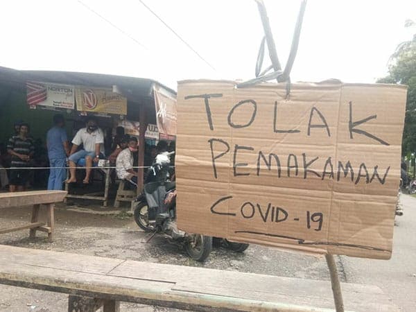 duh_warga_sibiru_biru_tolak_pemakaman_jenazah_pasien_covid_19