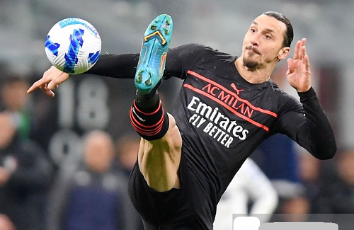 duh_zlatan_ibrahimovic_cedera_saat_pemanasan_lawan_lecce