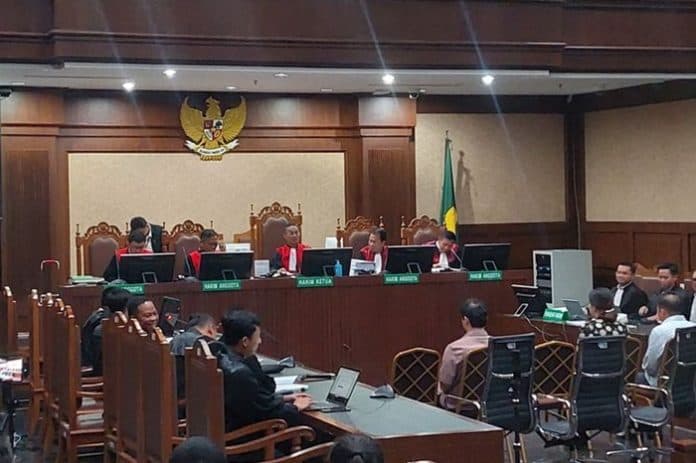 dukung_aksi_tuntut_kesejahteraan_hakim_pangkas_agenda_sidang_korupsi