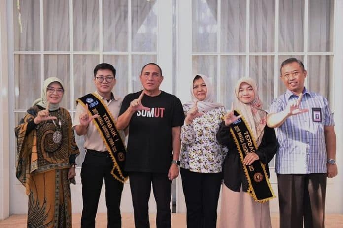 dukung_finalis_duta_bahasa_tingkat_nasional_gubsu_jaga_sopan_dan_disiplin