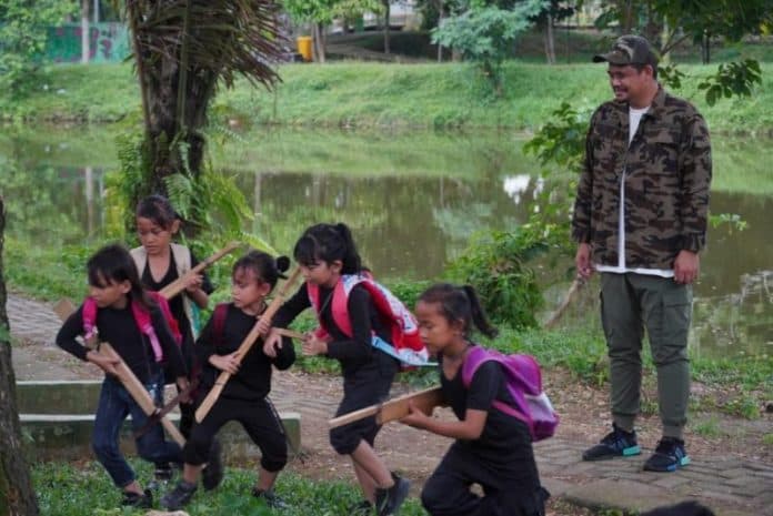 dukung_karya_anak_medan_bobby_nasution_ikut_main_film_1_cm