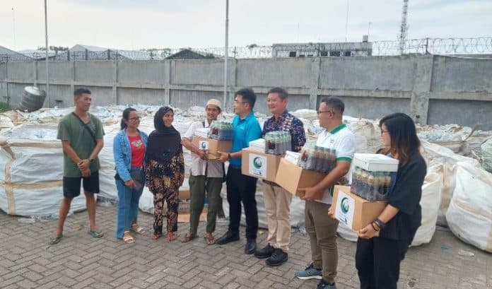 dukung_pahlawan_daur_ulang_yayasan_mahija_bagikan_1000_paket_sembako