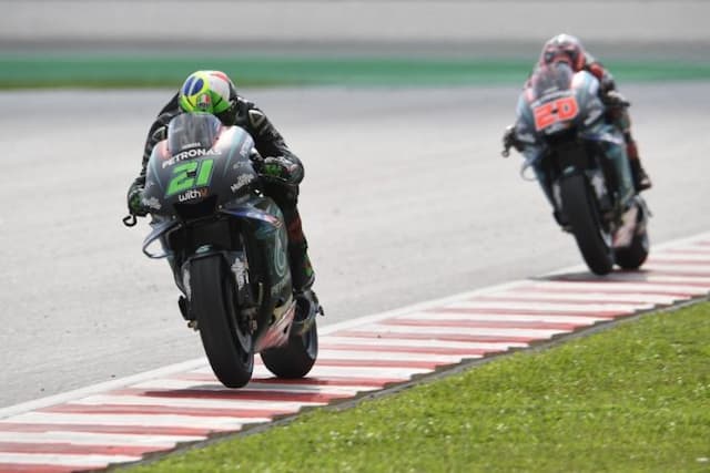 duo_petronas_yamaha_srt_melempem_di_sepang_ada_apa