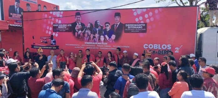 eddy_depri_gelar_panggung_hiburan_yang_hadirkan_artis_ibu_kota_di_dairi