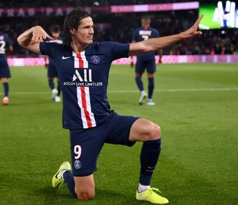 edinson_cavani_resmi_berkostum_manchester_united