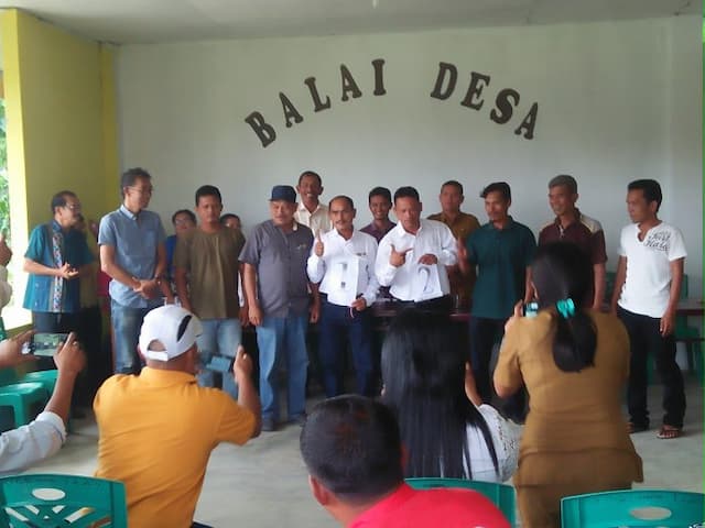 edward_tambunan_dan_mawar_tambunan_bertarung_dalam_pilkades_lumbangaol