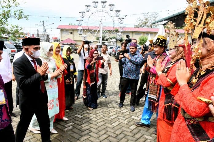 edy_rahmayadi_ajak_masyarakat_mandailing_bersatu_membangun_daerah_asal