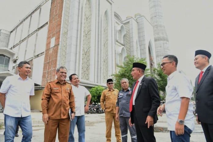 edy_rahmayadi_ingatkan_kontraktor_pembangunan_masjid_agung_harus_rampung_tepat_waktu