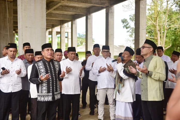 edy_rahmayadi_tinjau_pembangunan_mesjid_jami_pesantren_mawaridussalam_deli_serdang