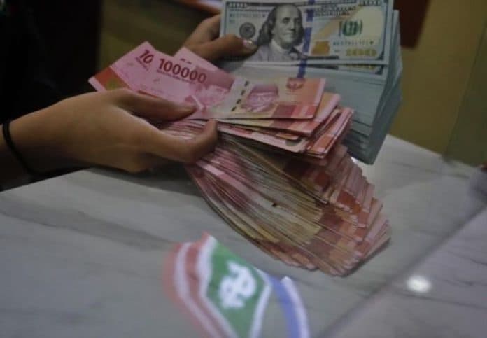 efek_ekonomi_china_lesu_rupiah_melemah_ke_rp15315_per_dolar