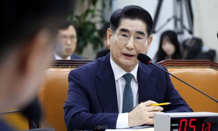 eks_menhan_korsel_bela_tindakan_yoon_suk_yeol_lakukan_darurat_militer