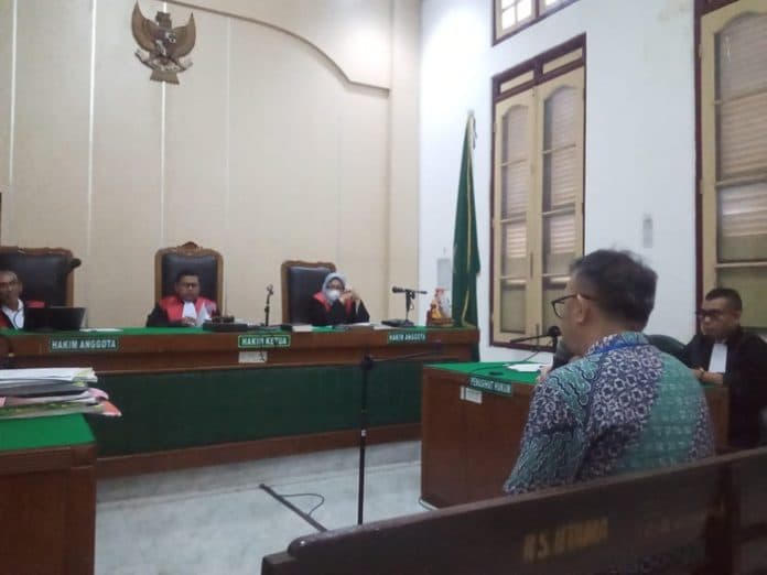 eks_wali_kota_siantar_hefriansyah_teken_dokumen_proyek_galvanis_selesai_100_persen_ahli_hanya_65_persen