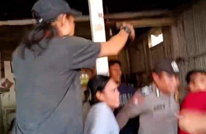 eksekusi_rumah_bersengketa_di_galang_deli_serdang_ricuh