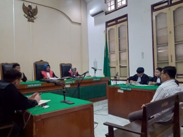 eksepsi_ditolak_sidang_suap_pppk_yang_melibatkan_adik_mantan_bupati_batu_bara_lanjut