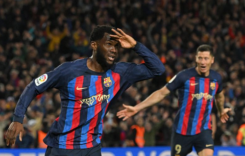 el_clasico_barcelona_menang_dramatis_2_1_atas_real_madrid