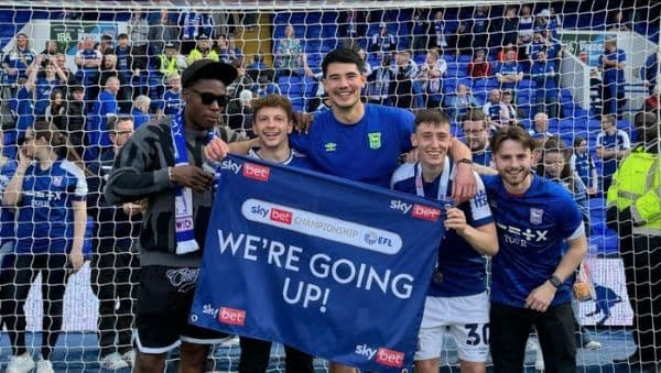 elkan_baggott_girang_ipswich_town_promosi_ke_liga_inggris