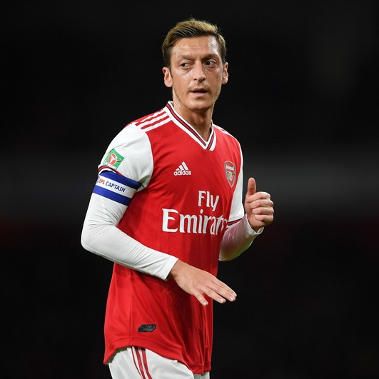 emery_sebut_mesut_ozil_tak_layak_jadi_kapten_the_gunners