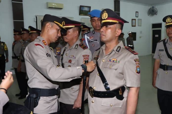 empat_kapolsek_dan_dua_kasat_di_jajaran_polres_sergai_disertijabkan