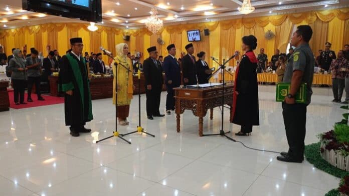 empat_pimpinan_dprd_langkat_dilantik_sribana_minta_dukungan