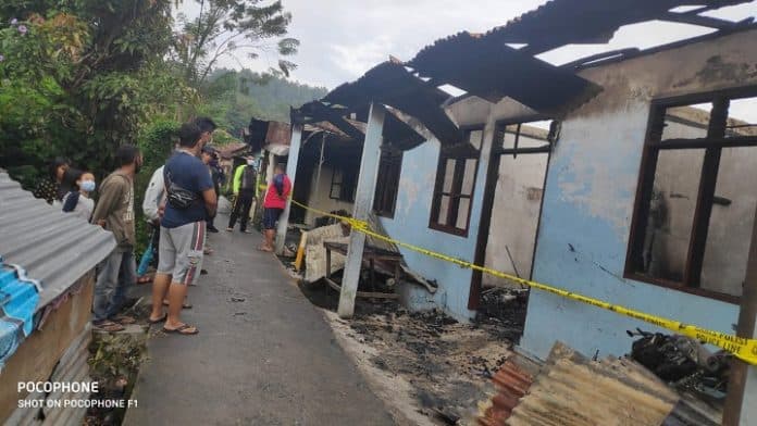 empat_rumah_di_tarutung_hangus_terbakar_saat_penghuni_tidur_pulas