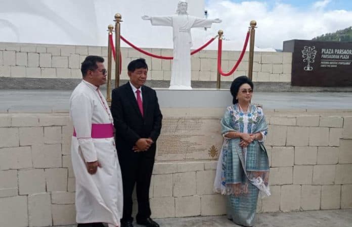 empat_uskup_hadiri_syukuran_pemberkatan_patung_yesus_sibea_bea