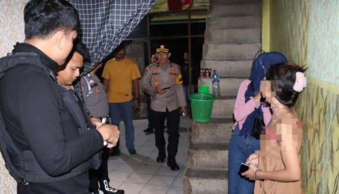 enam_orang_diduga_pelaku_prostitusi_terjaring_razia_di_labuhanbatu