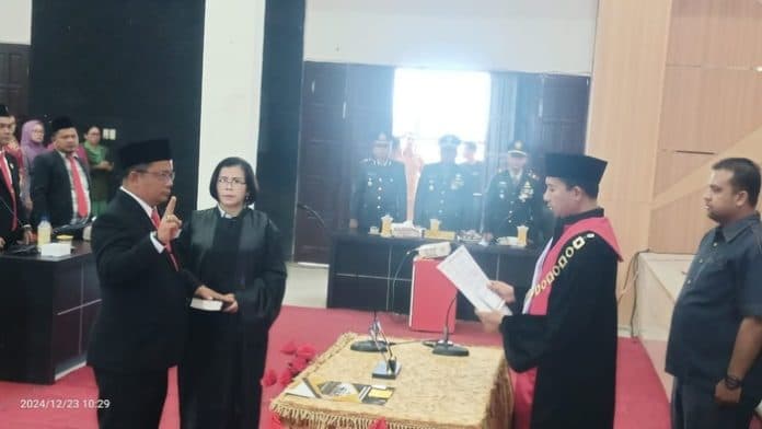 enduard_silver_sitorus_dilantik_jadi_wakil_ketua_dprd_labura