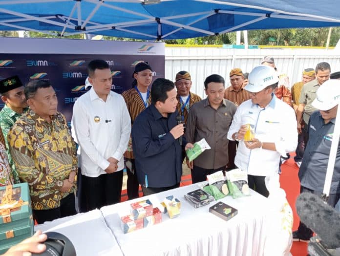 erick_thohir_kunker_ke_pabrik_minyak_makan_merah_ptpn_di_deli_serdang