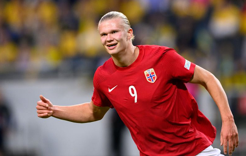 erling_halland_cemerlang_norwegia_bungkam_swedia_2_1