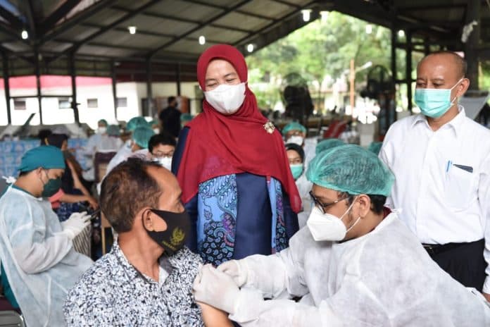 fakultas_ekonomi_dan_bisnis_usu_gelar_vaksinasi_covid_19