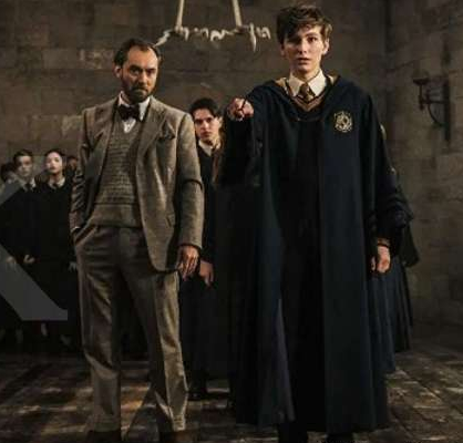 fantastic_beasts_jude_law_terkesan_perankan_dumbledore