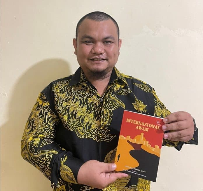fawer_sihite_anak_siantar_akan_gelar_peluncuran_buku_internasional_awam_di_4_negara