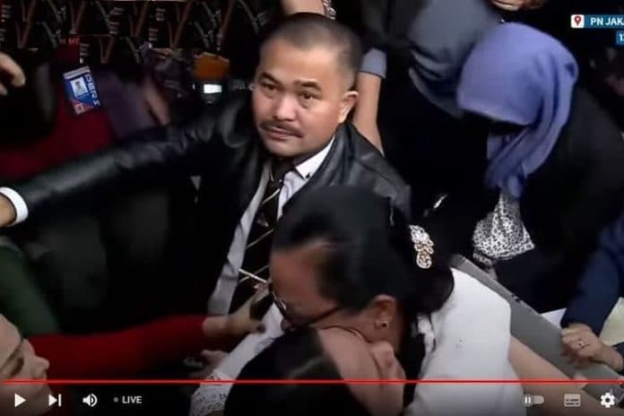 ferdy_sambo_dihukum_mati_tangis_ibu_brigadir_j_pecah_terima_kasih_tuhan
