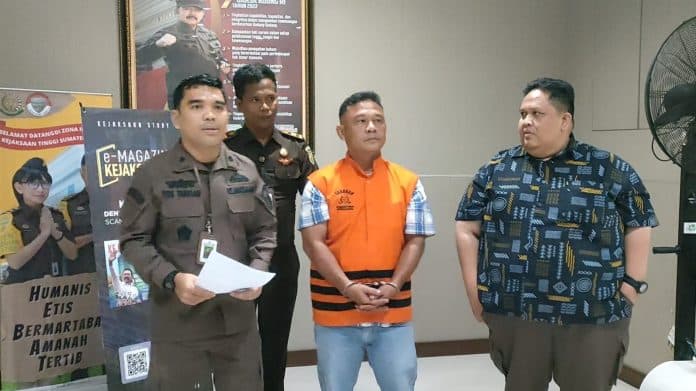 fernando_hutapea_buronan_korupsi_proyek_jalan_amborgang_sampuara_porsea_diringkus
