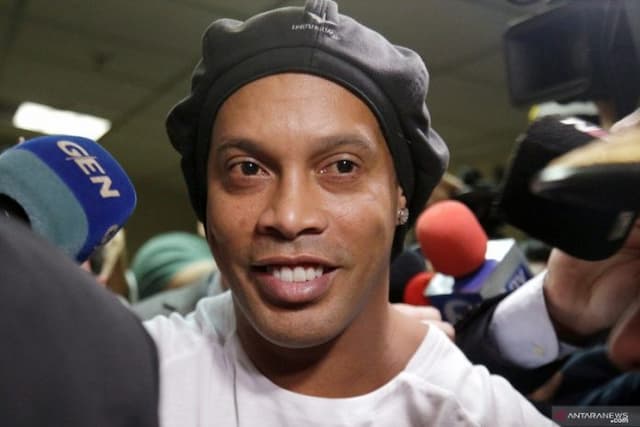 fernando_lugo_ungkap_kondisi_ronaldinho_di_penjara_paraguay