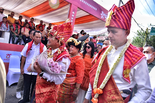 festival_buah_dan_bunga_tanah_karo_jadi_magnet_wisatawan