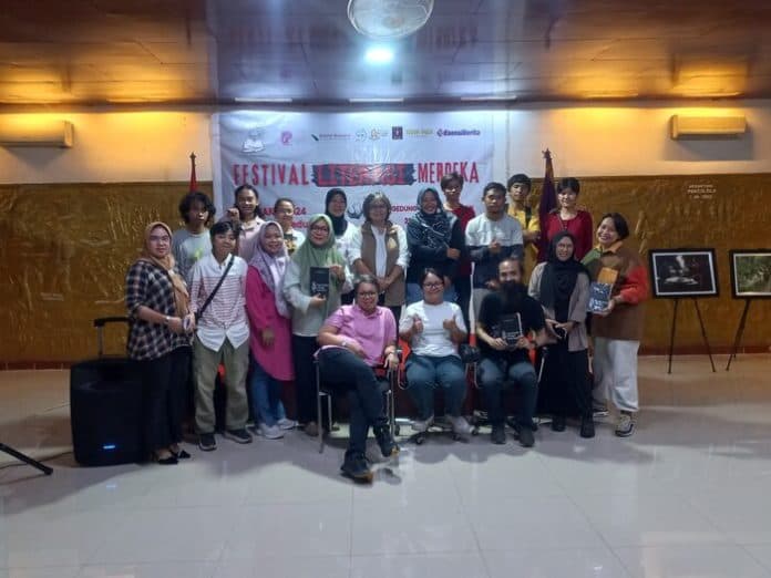 festival_literasi_merdeka_gelar_nobar_film_tingkatkan_pemahaman_isu_lingkungan
