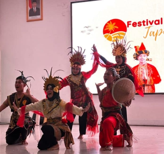 festival_pariwisata_tapanuli_2024_tonjolkan_seni_kontemporer_lokal