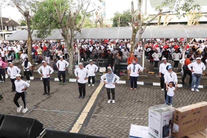 festival_sisi_batas_labuhan_wali_kota_susanti_senam_pagi_bersama_masyarakat_kota_siantar